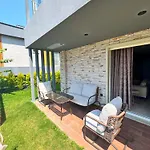 Privia By Seven For Life Vila Kusadası