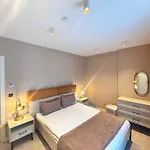 Privia By Seven For Life Vila Kusadası